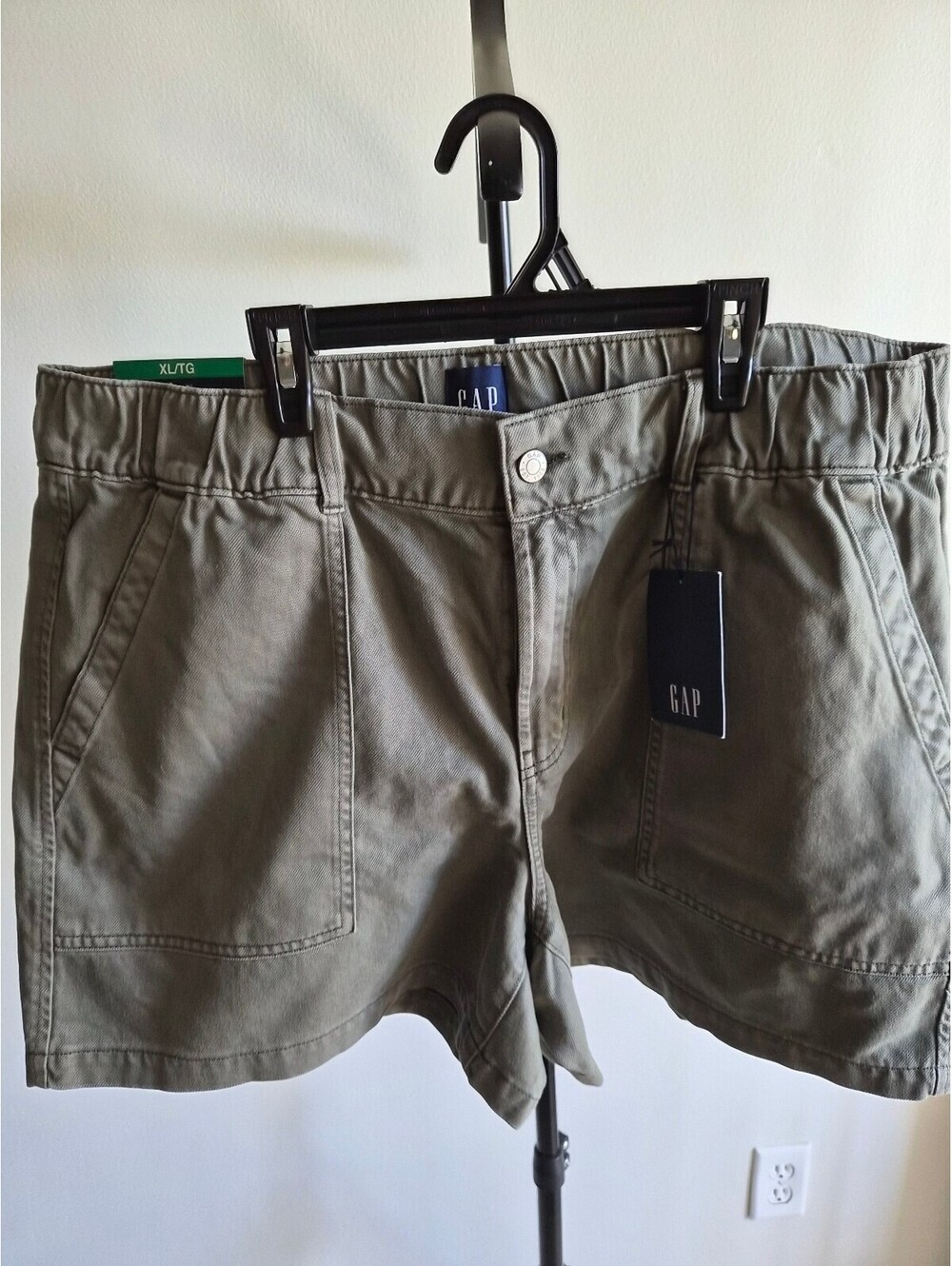 GAP Women's Chino Shorts Olive Green Size XL 0172